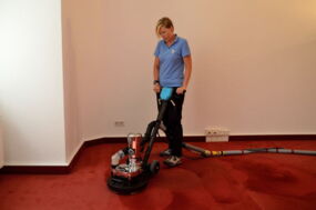 Teppichbodenreinigung Teppich rot Crec-Tec